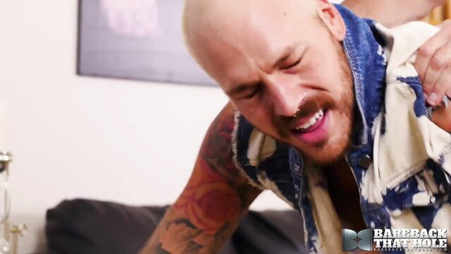 Dallas Steele barebacks in threesome with Parker Logan raw pounding