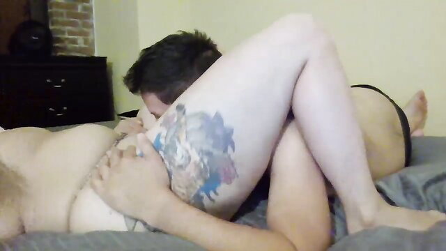 Playfuldarkdesires pale tattooed thigh girl tribbing guy in bed