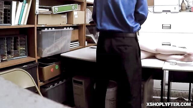 Lexi Lore blowjob for Shoplyfter LP Officer in office